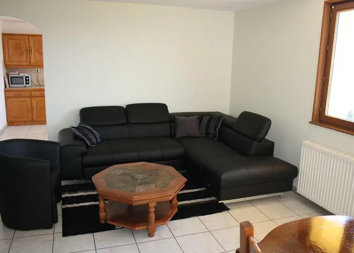 בית נופש La Maison Jaune *